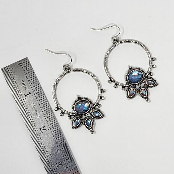 Silver Boho Queen Labradorite Earrings - Picture 4 of 5
